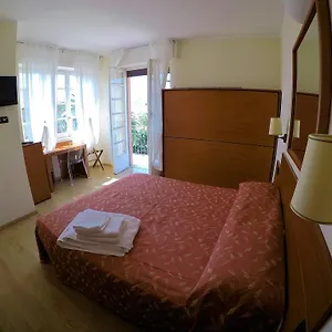 Mimosa Hotel